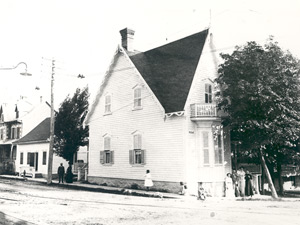 La résidence de la famille Desjardins vers 1906