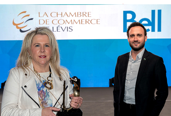 Expand image of 
Isabelle Bilodeau, President of L. Bilodeau & Fils Ltée and Pascal 
Rodrigue, Account Manager, Desjardins Business – 
Lévis-Lotbinière-Bellechasse.